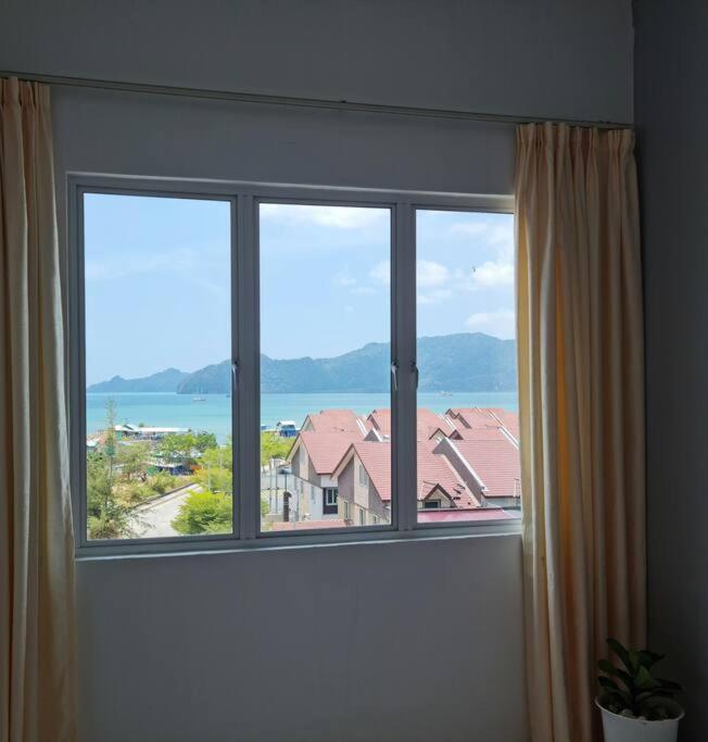 Full Moon Apartment Kuah Exterior foto