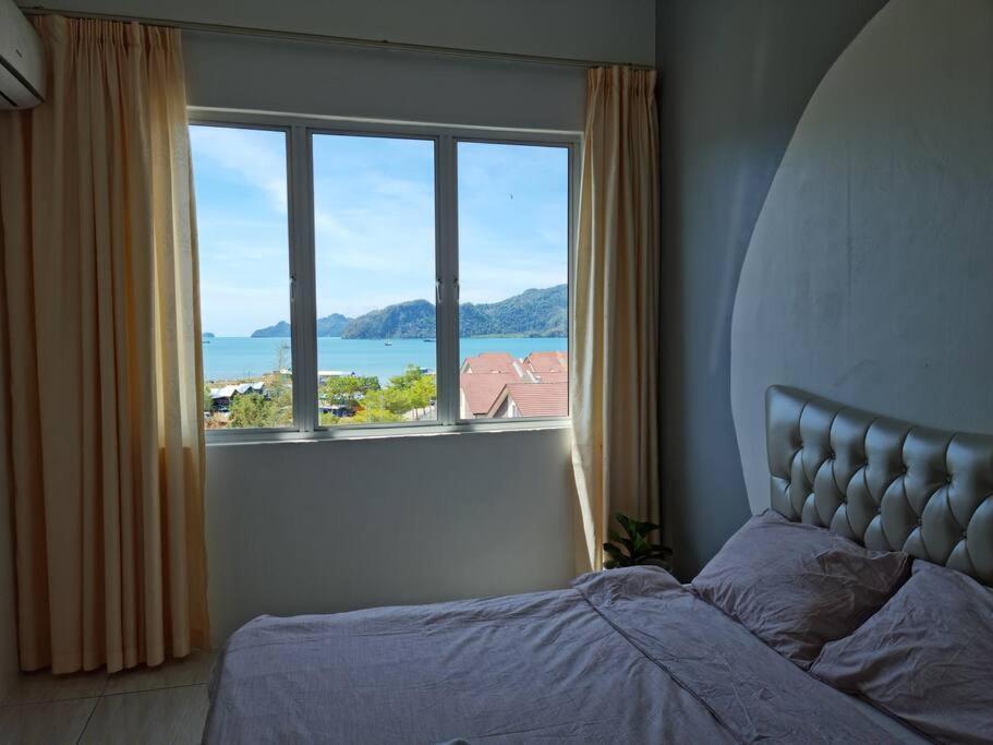 Full Moon Apartment Kuah Exterior foto