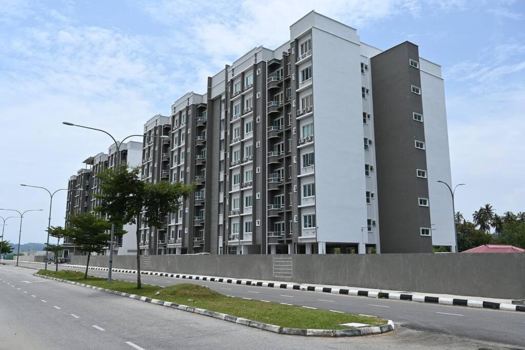 Full Moon Apartment Kuah Exterior foto